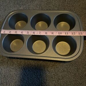 Non-Stick Muffin Pan